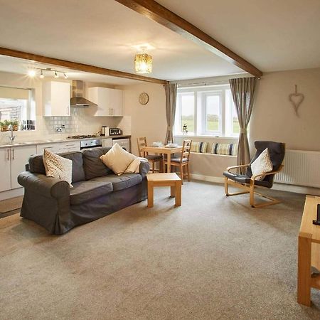 Host & Stay - Cosy Cottage Emley Exterior photo
